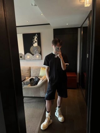 Miu Miu Black Crewneck Short Sleeve T-Shirt with White Trim view 8