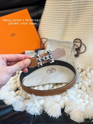 Hermès Quizz Party Buckle Reversible Leather Belt Tan/Black view 2