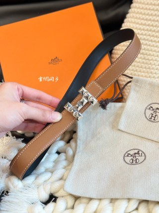Hermès Quizz Party Buckle Reversible Leather Belt Tan/Black view 5