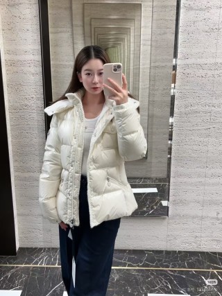 Premium White Puffer Down Jacket – Oversized Fit view 4