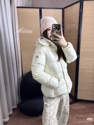 Premium White Puffer Down Jacket – Oversized Fit view 5