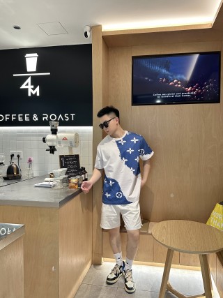 Louis Vuitton Monogram Star Short Sleeve T-Shirt Navy & White view 2