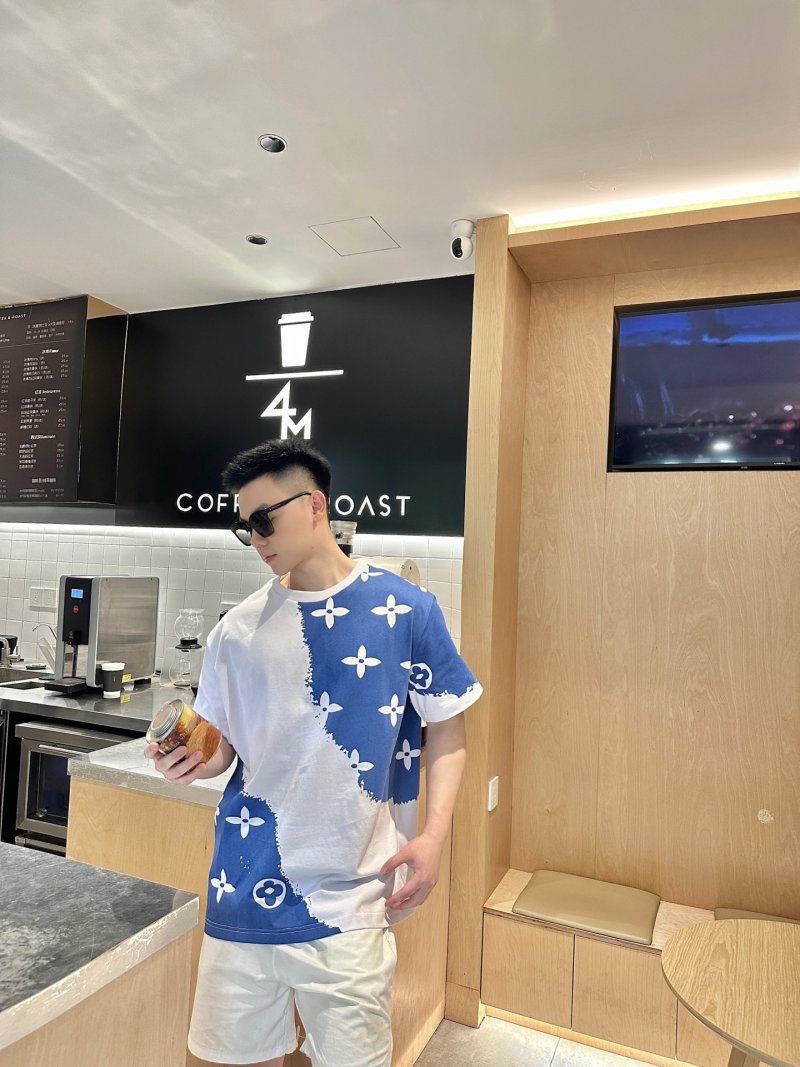 Louis Vuitton Gradient Monogram Tie-Dye T-Shirt White Blue view