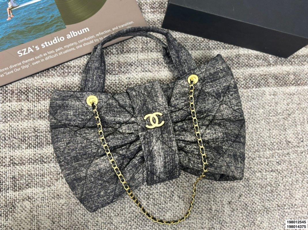 Chanel 25S Quilted Evening Bag - Black with Gold Chain