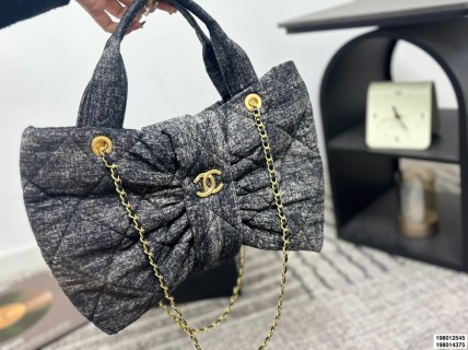 Chanel 25S Quilted Evening Bag - Black with Gold Chain view 7