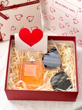 Chanel Coco Mademoiselle Gift Set with Sunglasses & Accessories view 2