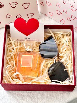 Chanel Coco Mademoiselle Gift Set with Sunglasses & Accessories view 4