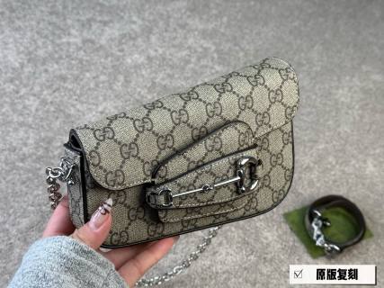 Gucci 1955 Horsebit Shoulder Bag - Beige Monogram view 2