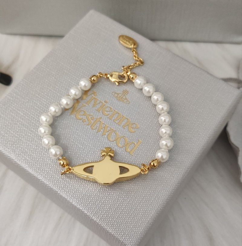 Vivienne Westwood Saturn Pearl Gold Bracelet White view