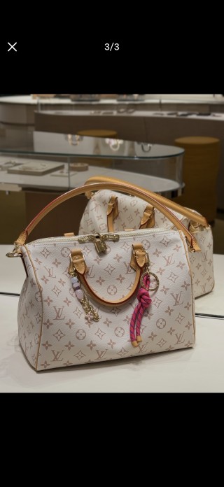 Louis Vuitton Monogram Speedy Handbag Cream view 3