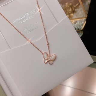 Van Cleef & Arpels Butterfly Mother-of-Pearl Diamond Necklace Rose Gold view 7
