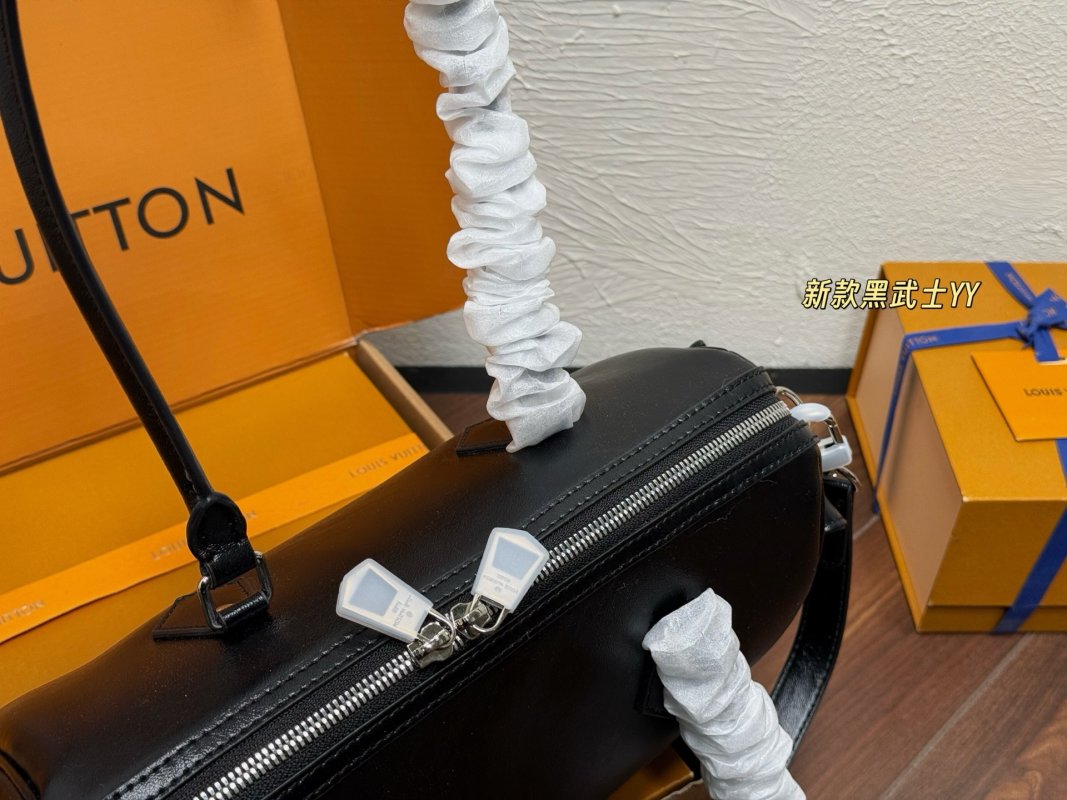 Louis Vuitton Bowling Black Leather Bag view