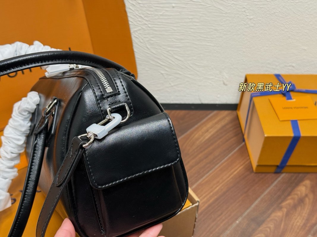 Louis Vuitton Bowling Black Leather Bag view