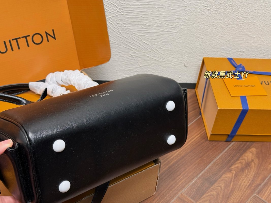 Louis Vuitton Bowling Black Leather Bag view