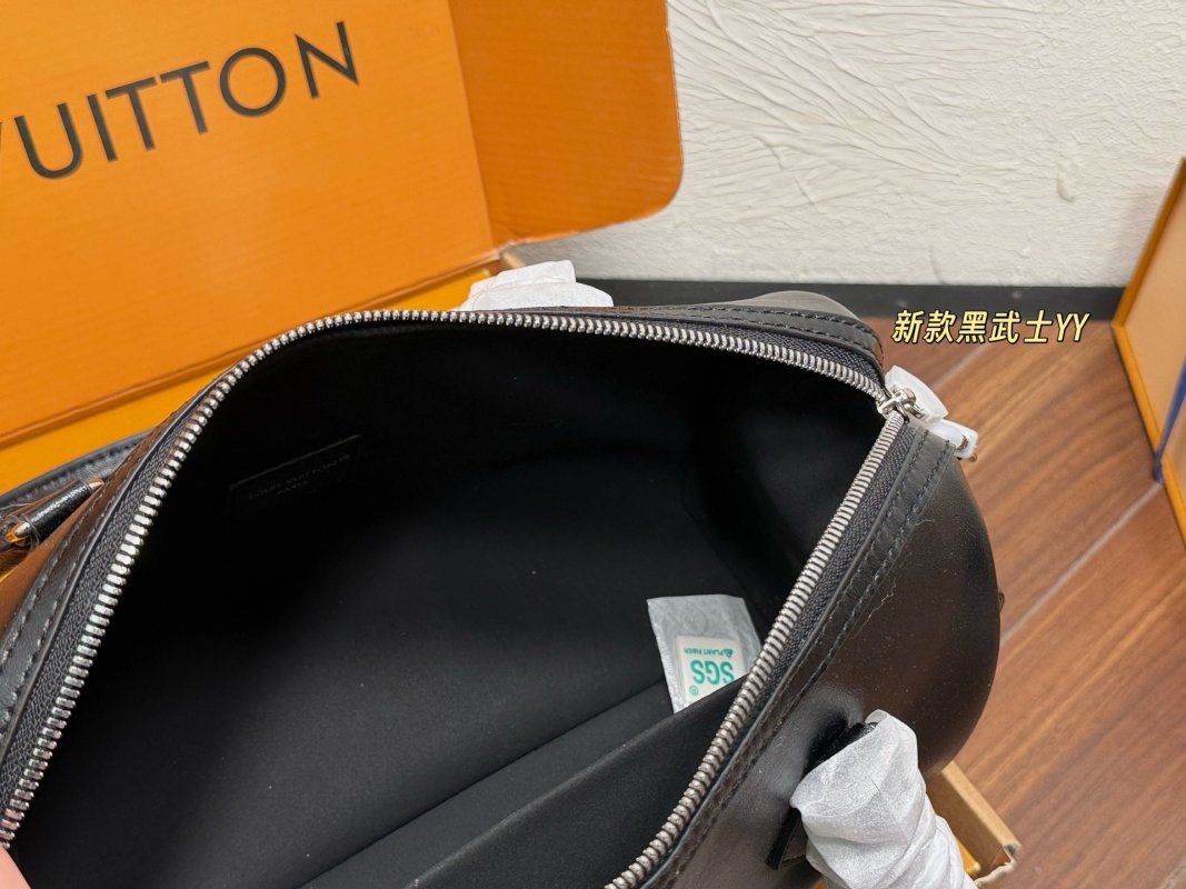 Louis Vuitton Bowling Black Leather Bag view