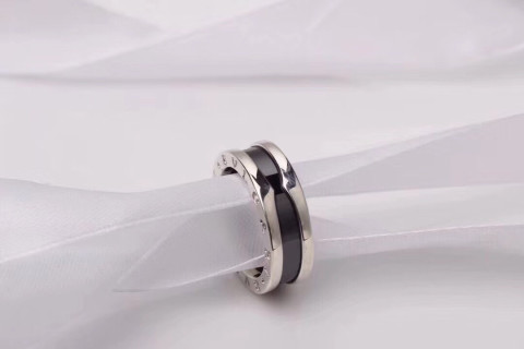 Bvlgari B.Zero1 Two-Tone Ring with Black Ceramic view 3