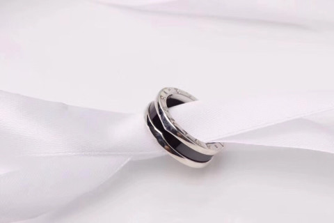 Bvlgari B.Zero1 Two-Tone Ring with Black Ceramic view 4