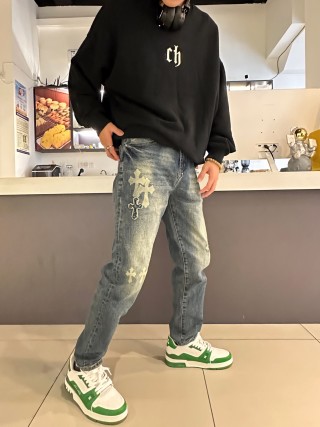 Light Wash Distressed Straight Leg Jeans view 5
