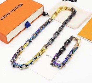 Louis Vuitton Monogram Chain Necklace - Iridescent Rainbow & Silver view 9