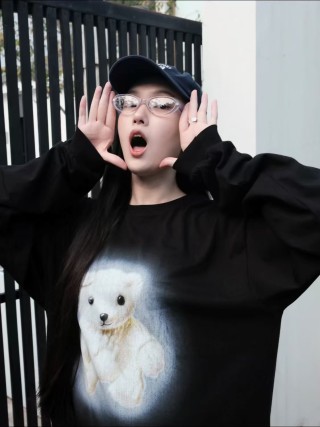 Black Oversized Long Sleeve T-Shirt with White Dog Graphic view 1