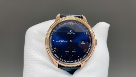 Omega De Ville Prestige Coaxial Master Chronometer 41mm Blue Dial view 3