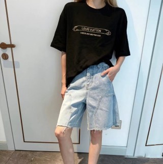 Louis Vuitton Black Gold Logo T-Shirt view 8