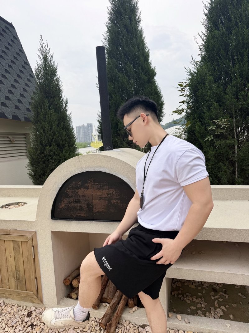 Black Essential Shorts with Side Pocket Detail