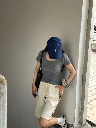 Burberry Cream Relaxed Fit Drawstring Shorts view 3