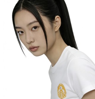 Louis Vuitton White Crew Neck T-Shirt with Golden Emblem view 5