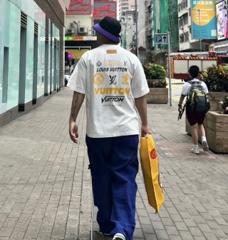 Louis Vuitton White Crew Neck T-Shirt with Golden Emblem view 8