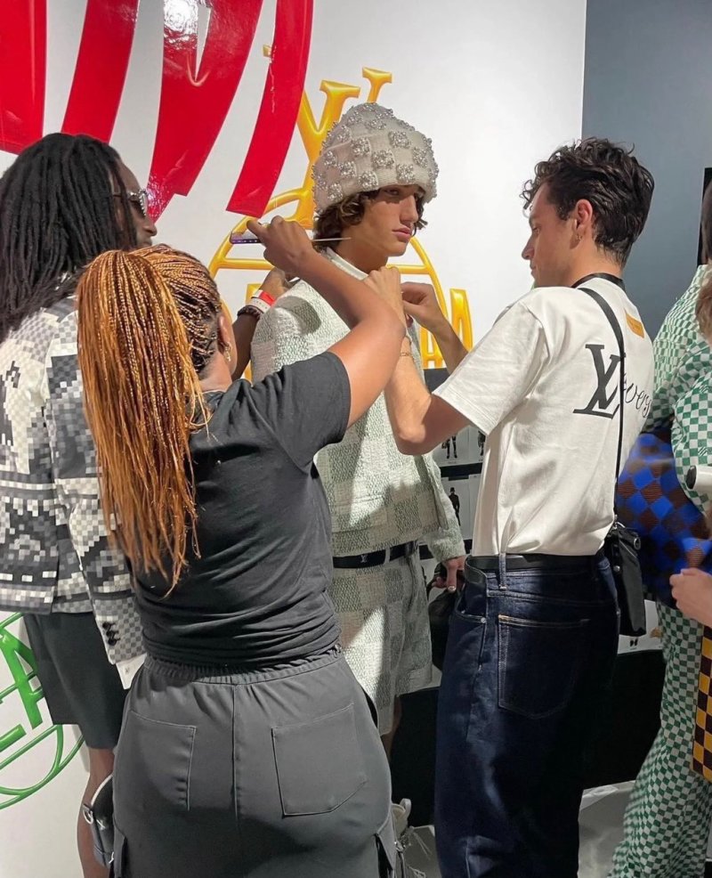 Louis Vuitton Lovers White T-Shirt view