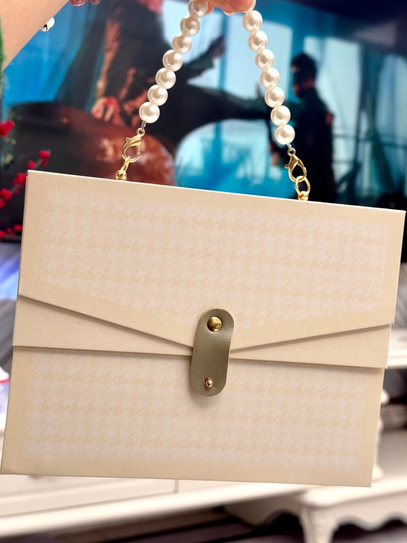 Pearl Beaded Chain Shoulder Bag - Cream