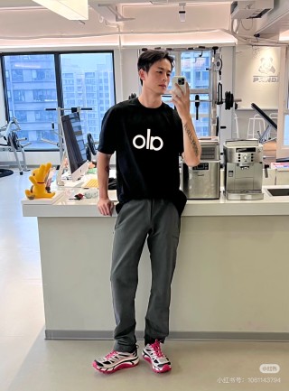 Alo Black Logo T-Shirt view 2