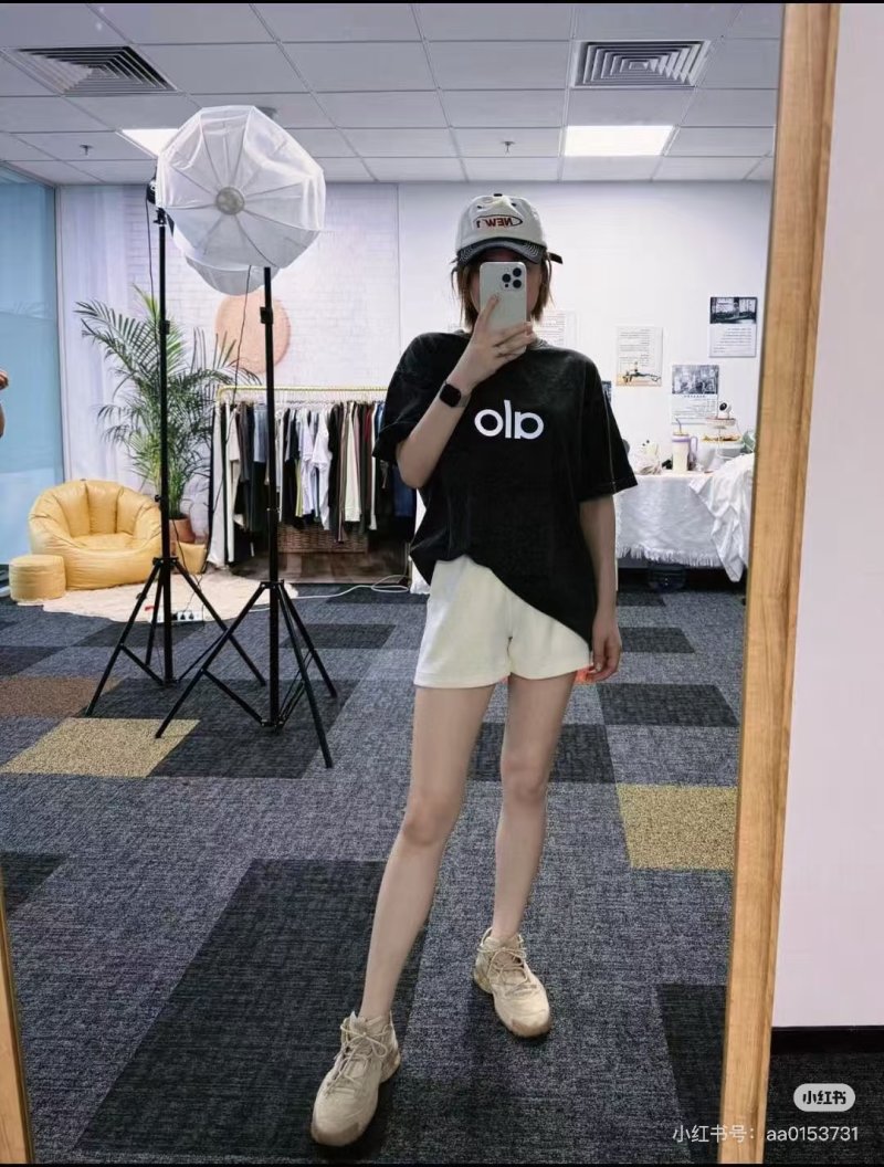 Alo Black Logo T-Shirt view