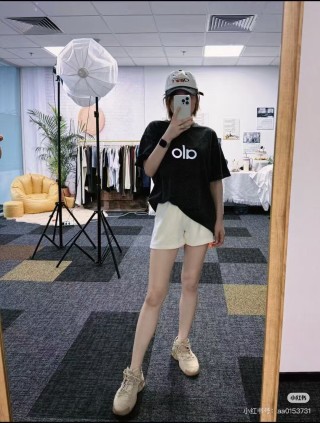 Alo Black Logo T-Shirt view 6