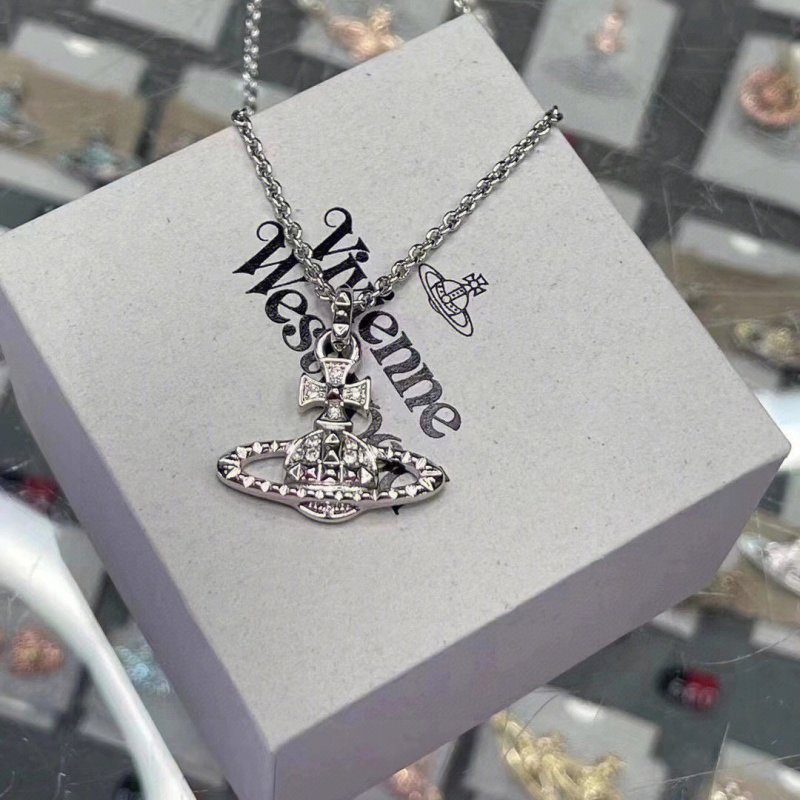 Vivienne Westwood Saturn Orb Pendant Necklace Silver