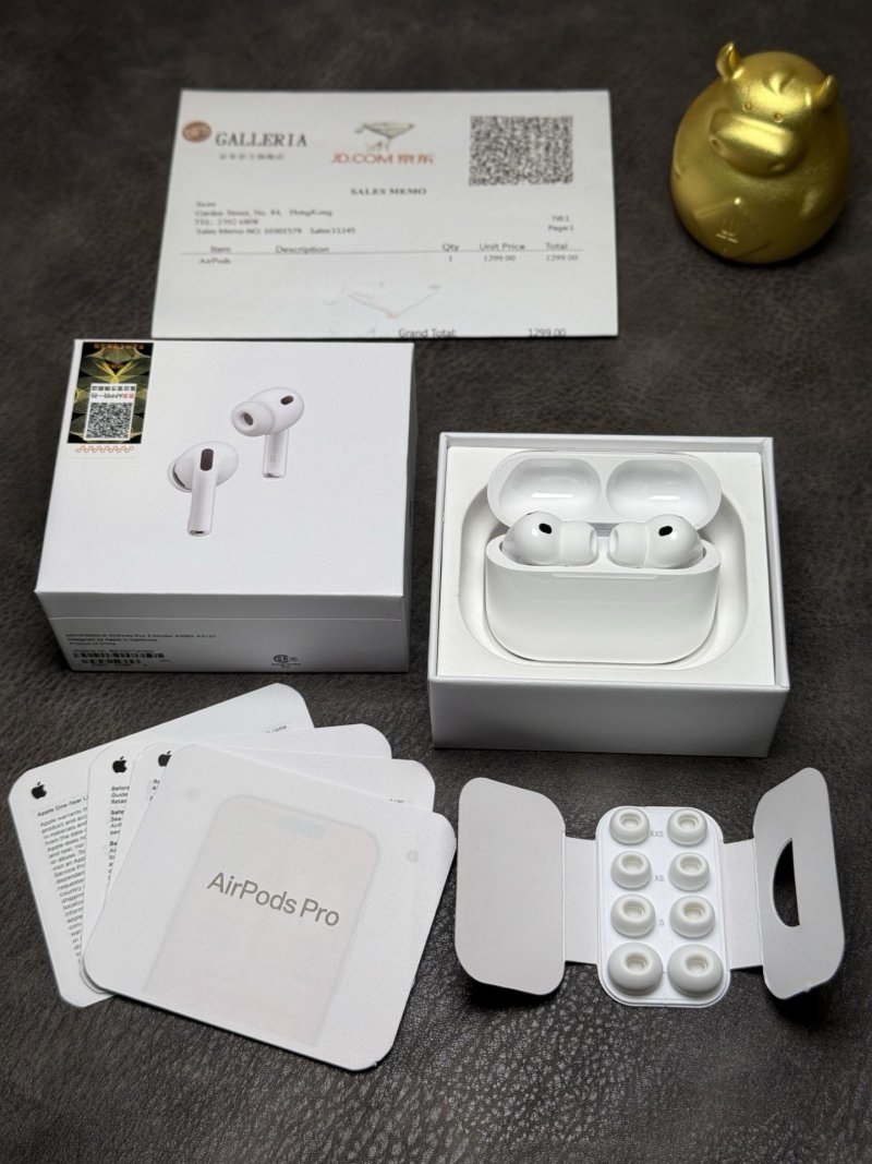 Apple AirPods Pro 3 White Wireless Earbuds view