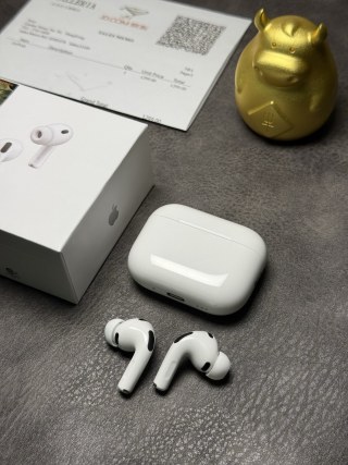 Apple AirPods Pro 3 White Wireless Earbuds view 3
