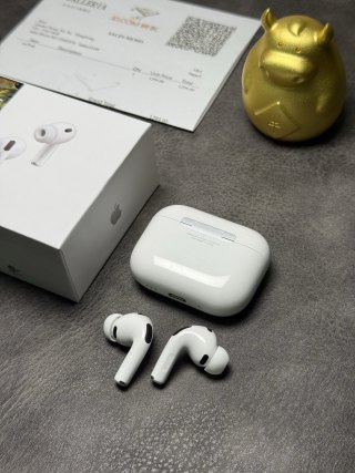 Apple AirPods Pro 3 White Wireless Earbuds view 4