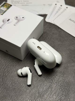Apple AirPods Pro 3 White Wireless Earbuds view 6