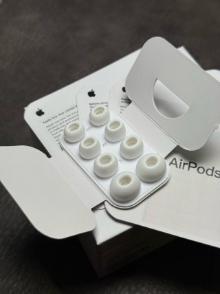 Apple AirPods Pro 3 White Wireless Earbuds view 10