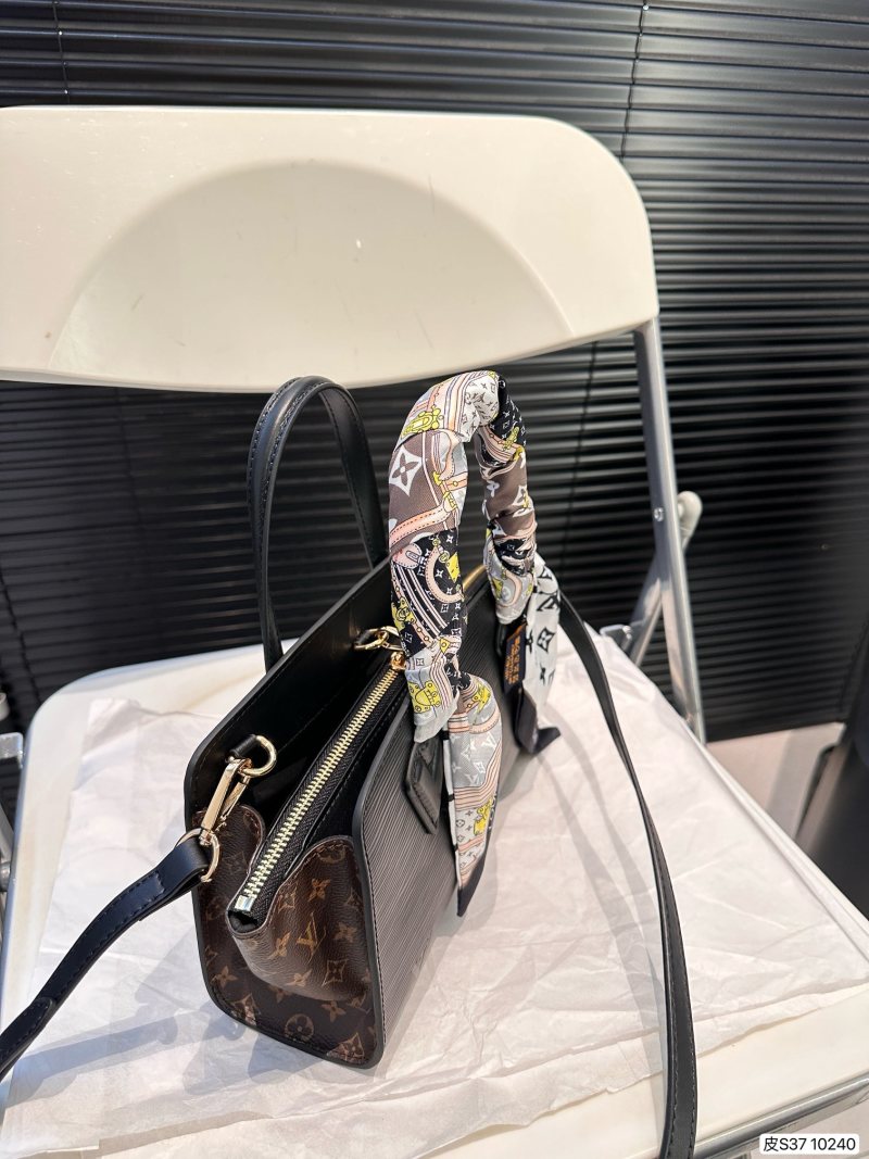 Louis Vuitton Epi Leather Handbag Black view