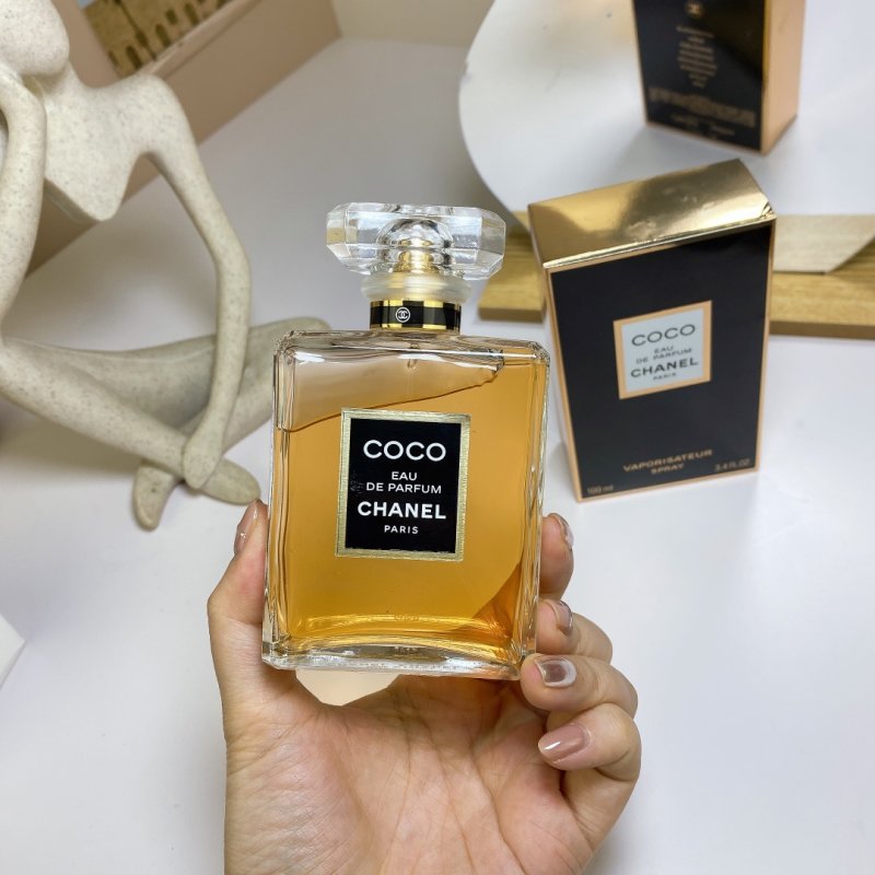 Chanel Coco Eau de Parfum 100ml Black Bottle view