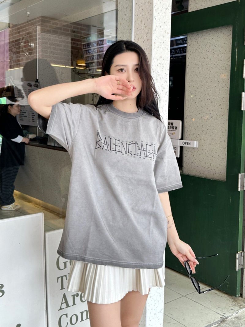 Balenciaga Outlined Logo Oversized T-Shirt Grey