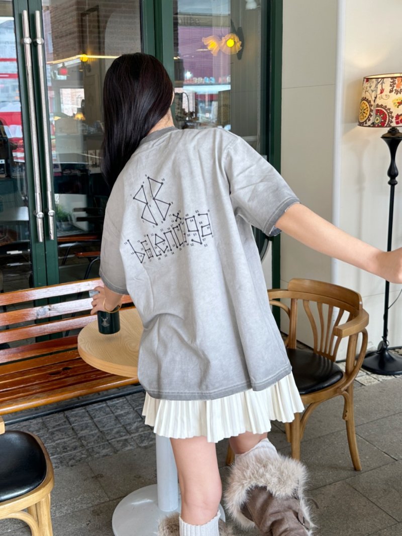 Balenciaga Outlined Logo Oversized T-Shirt Grey view