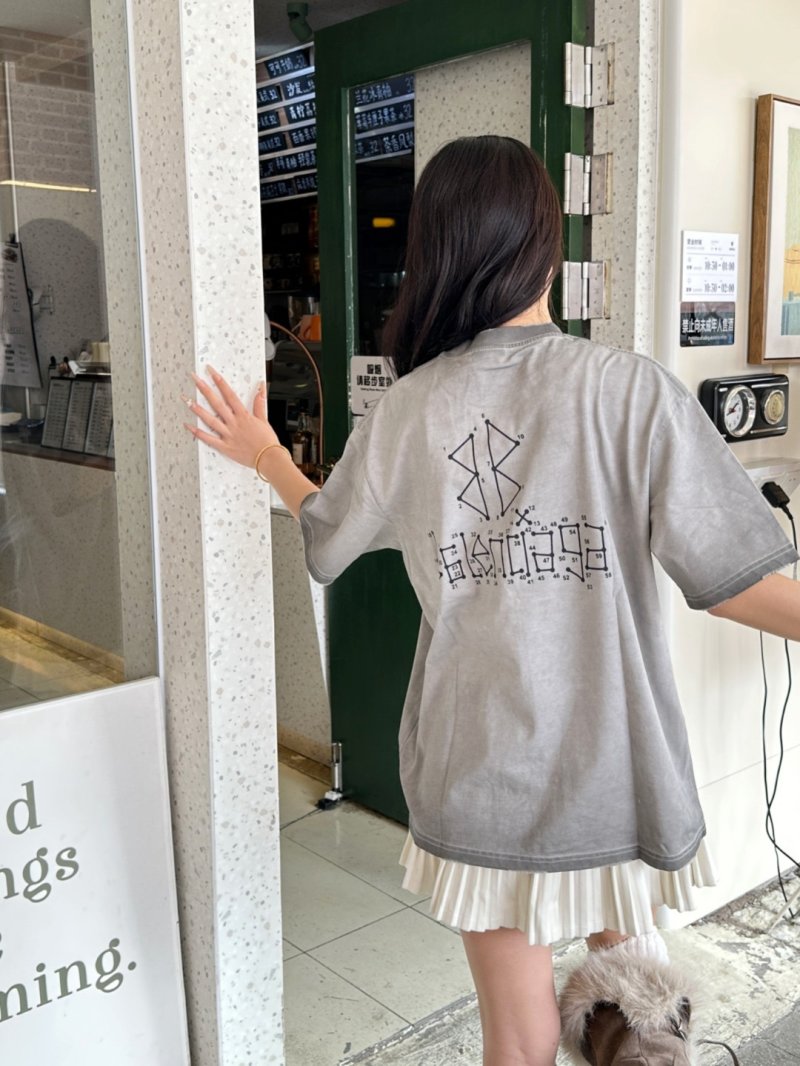 Balenciaga Outlined Logo Oversized T-Shirt Grey view