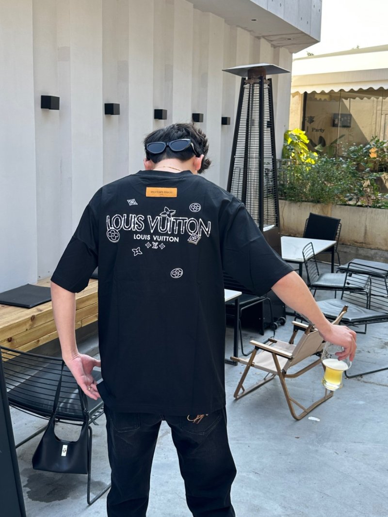 Louis Vuitton Star Monogram Black T-Shirt view