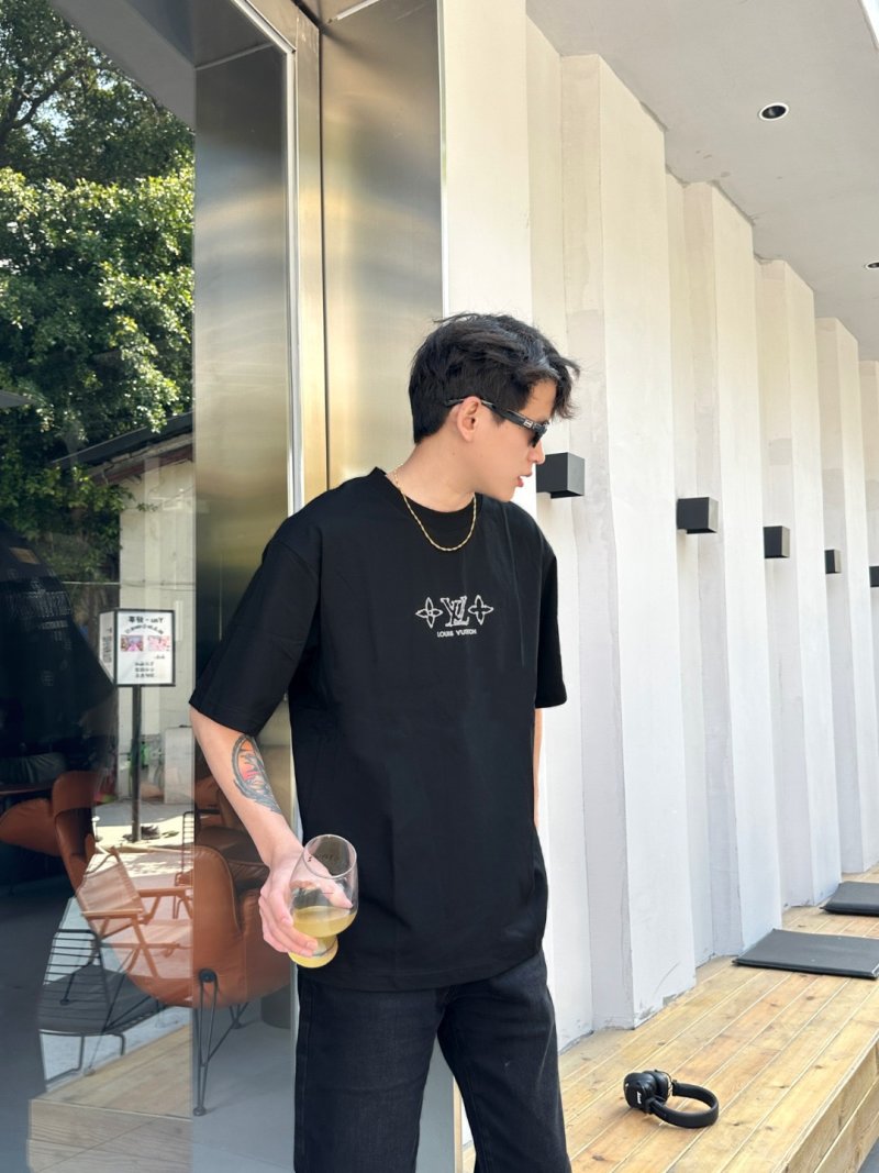 Louis Vuitton Star Monogram Black T-Shirt view