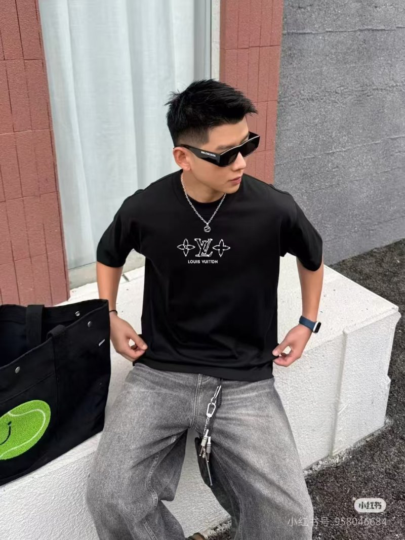 Louis Vuitton Star Monogram Black T-Shirt view