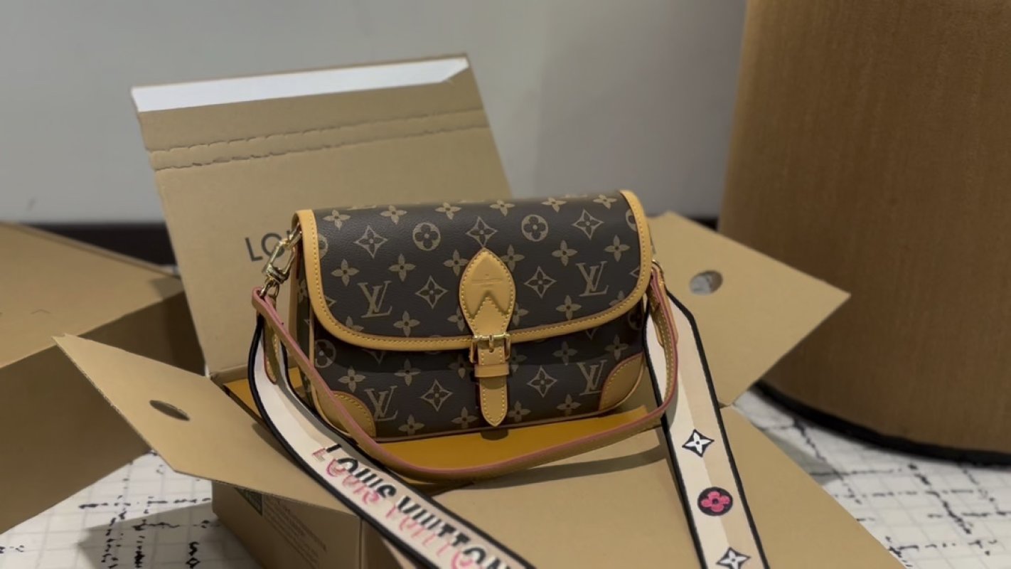 Louis Vuitton Monogram Canvas Shoulder Bag Brown